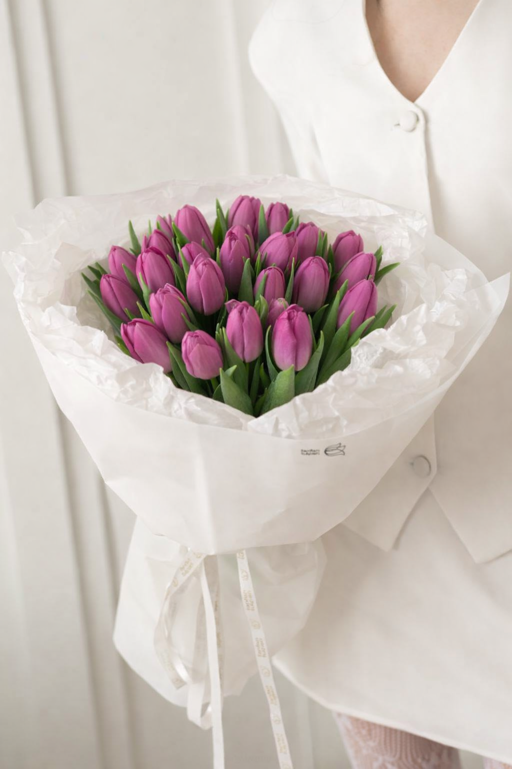 Букет с тюльпанами Сливовый десерт