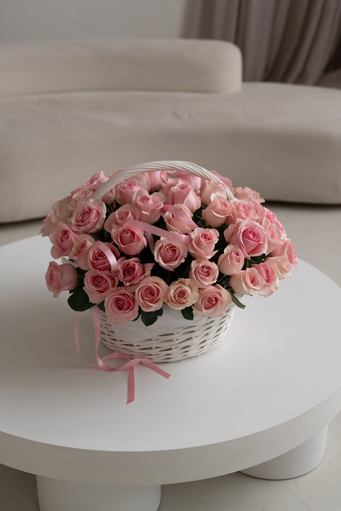 Большая корзина из роз Essence Novia