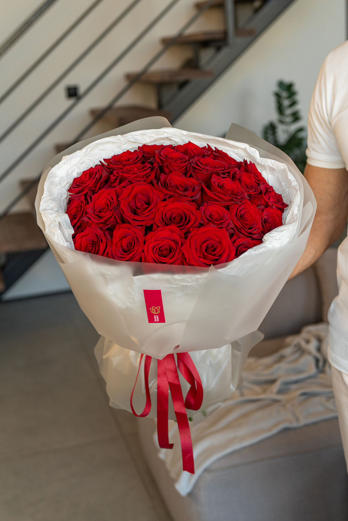 Букет из 25 роз Лучи любви